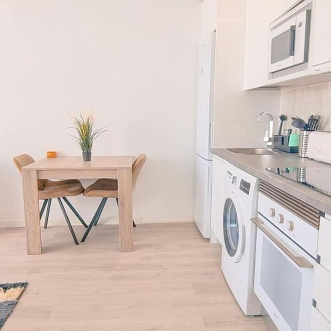Puerto Del Carmen Airconditioned 2Bed Poolside Apt מראה חיצוני תמונה